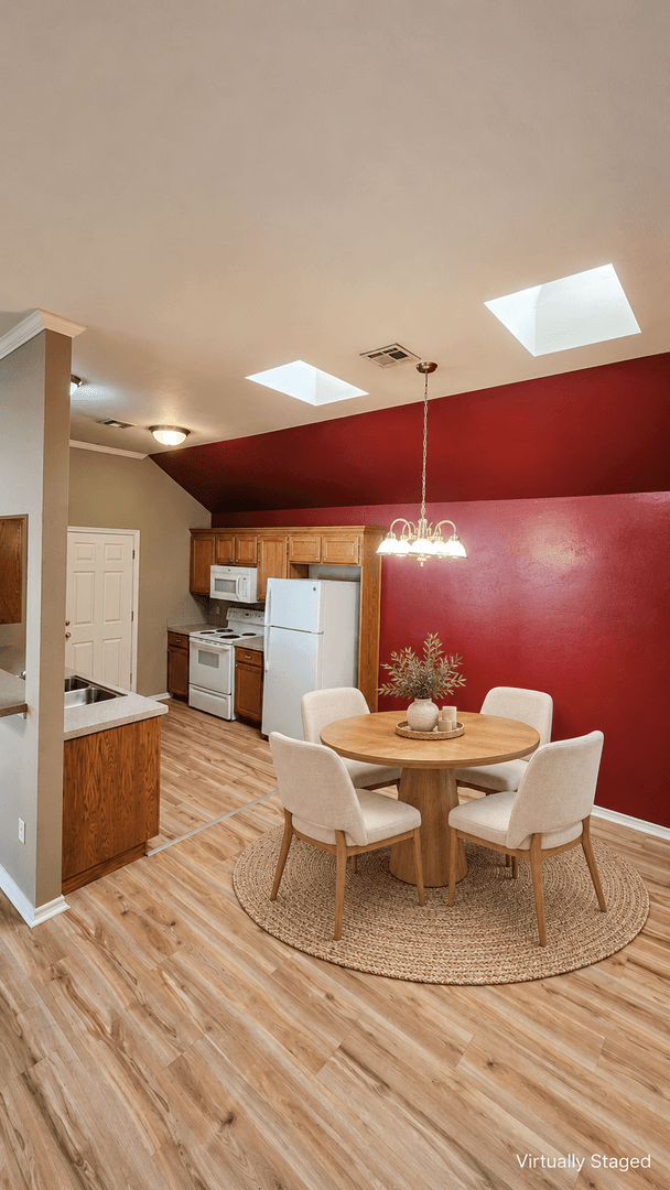 Edmond House: 13821 Pawnee Dr