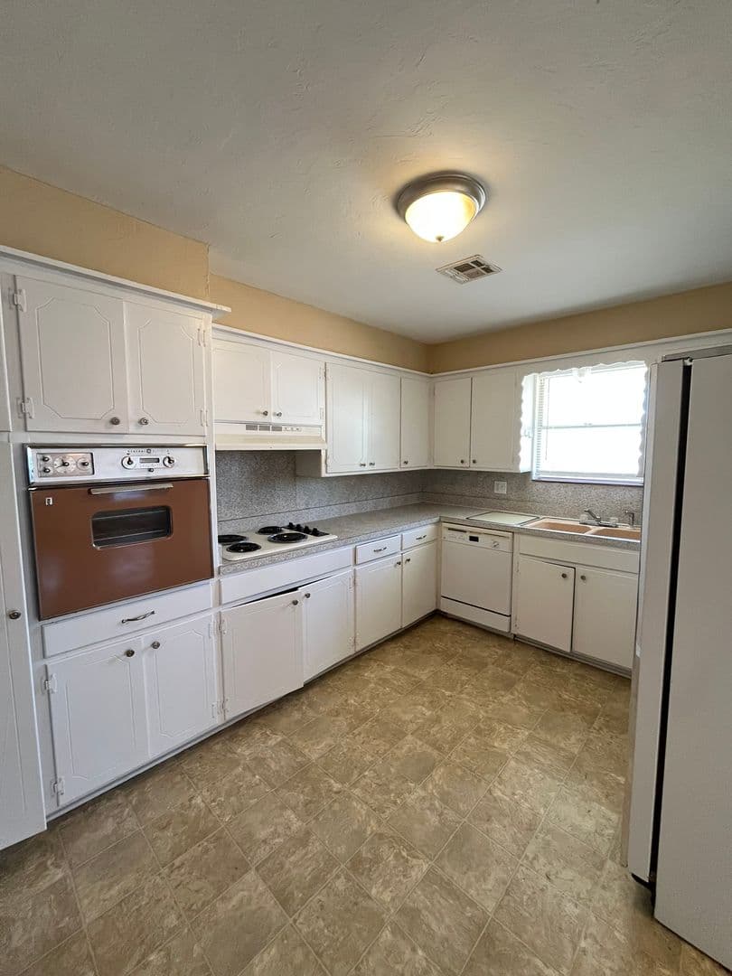 Oklahoma City Apartment: 3617 N Drexel Blvd