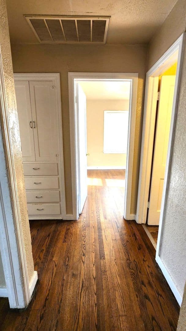 Oklahoma City House: 1017 N Tabor Ave
