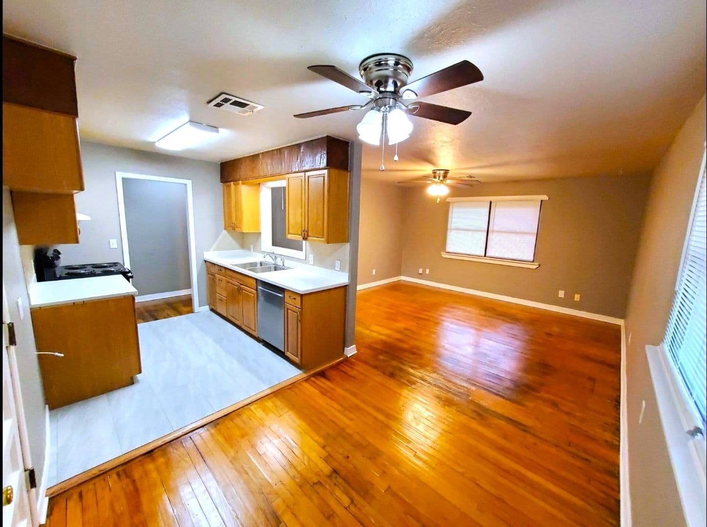 Midwest City House: 1929 Rulane Dr
