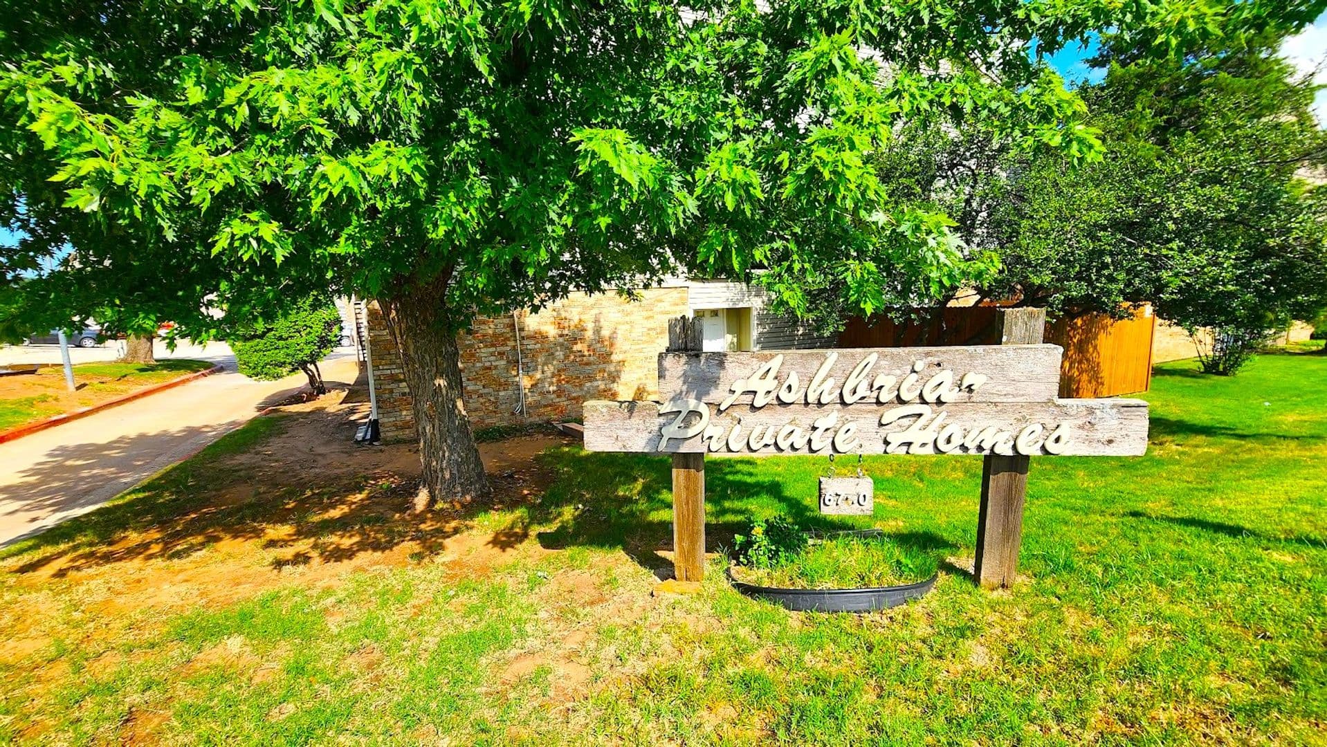 Oklahoma City House: 6704 N Meridian Ave, Unit A