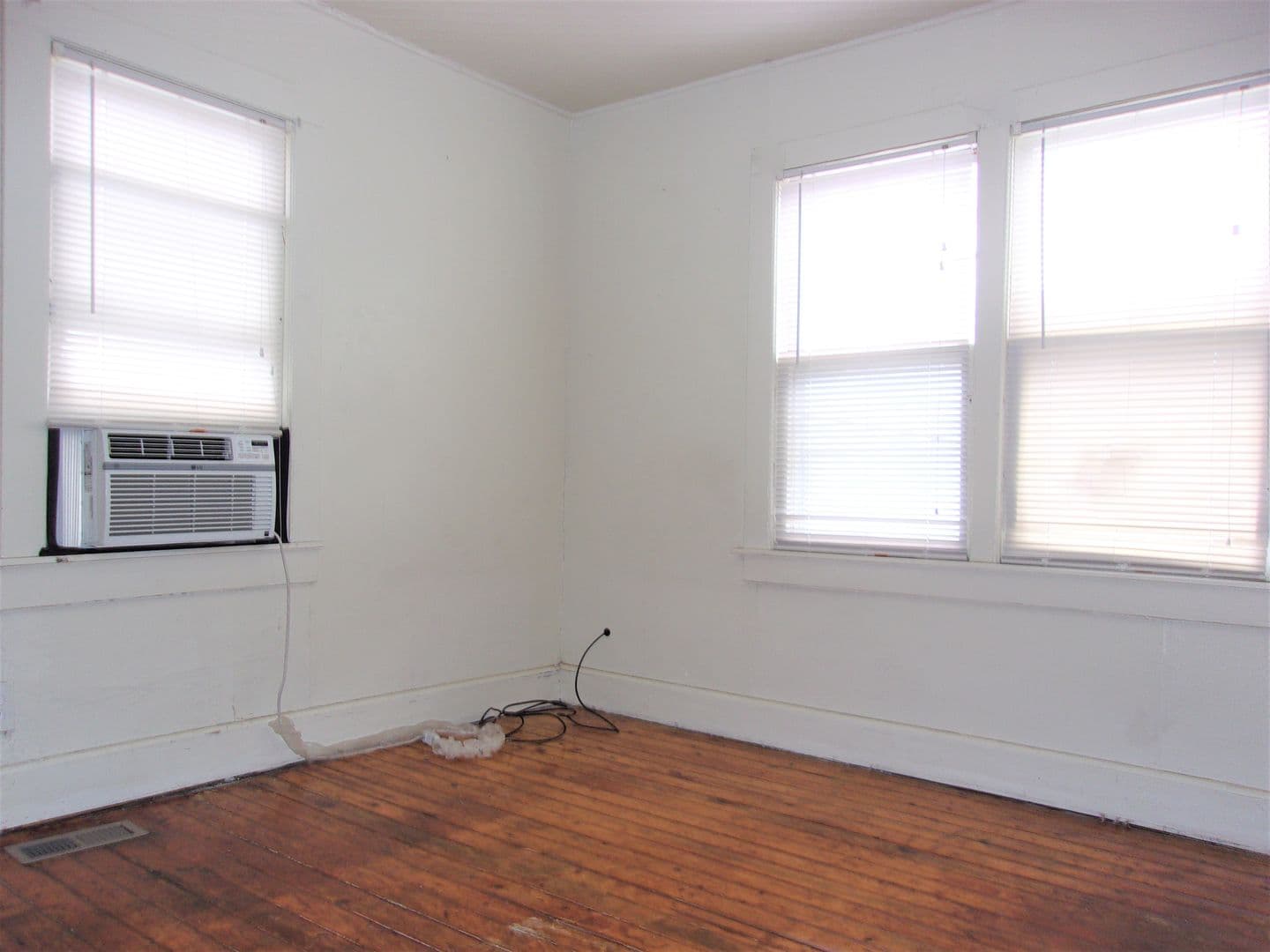 Oklahoma City Apartment: 523 SW 26th St