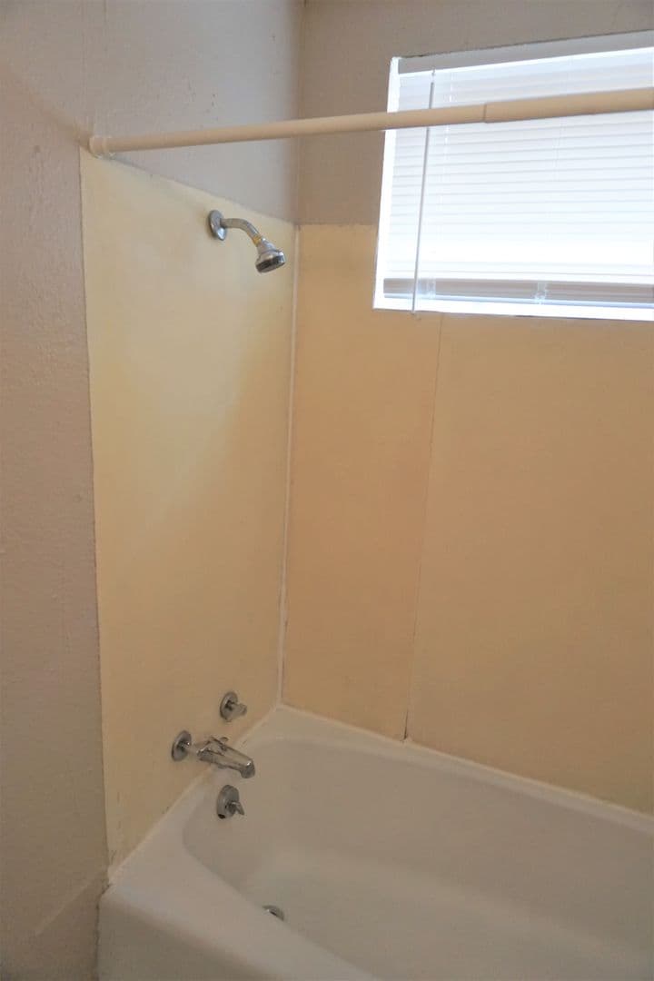 Oklahoma City Apartment: 3400 N Robinson Ave