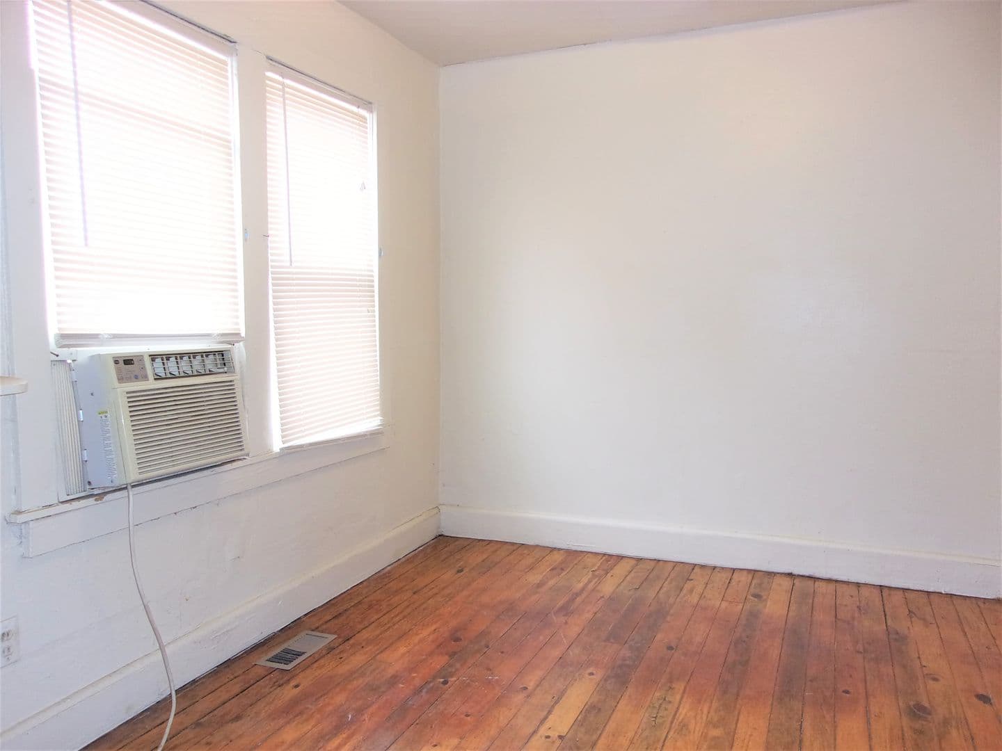 Oklahoma City Apartment: 523 SW 26th St