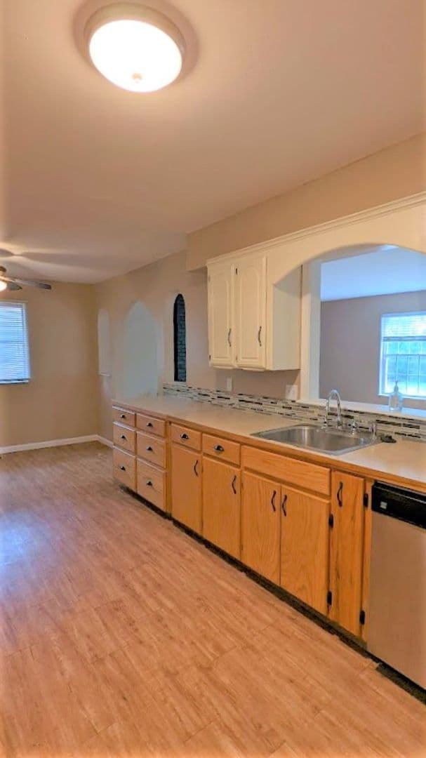 Bethany Apartment: 7934 NW 40th St