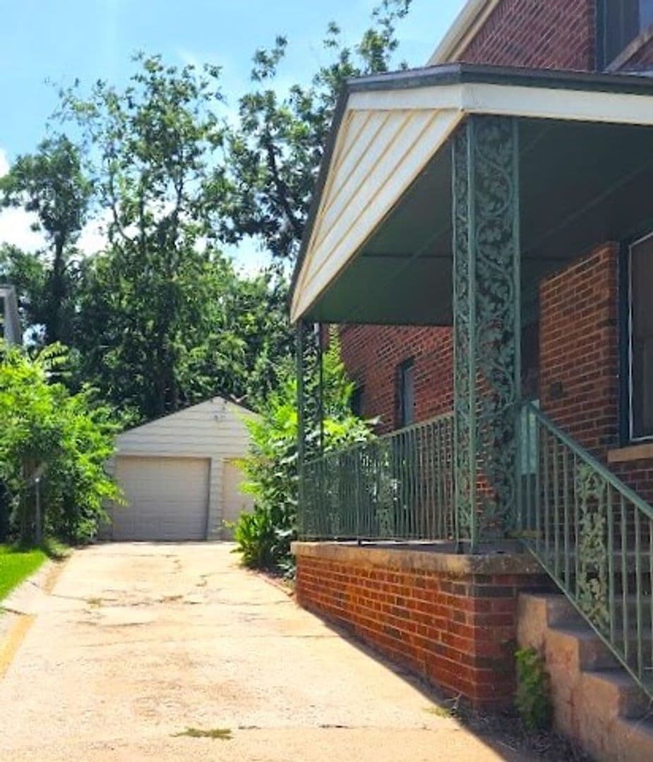 Oklahoma City Apartment: 2229 N Gatewood