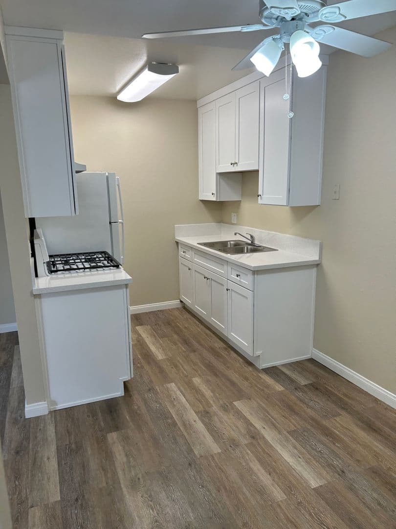 San Diego Apartment: 1560 Coronado Avenue