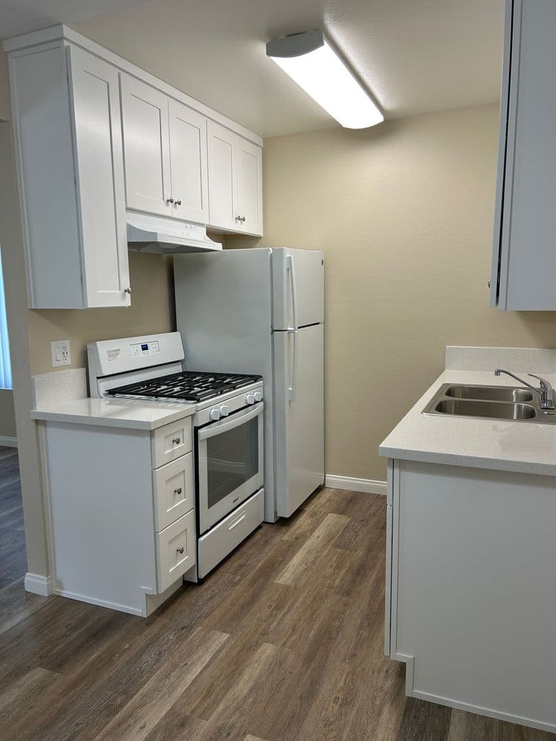 San Diego Apartment: 1560 Coronado Avenue