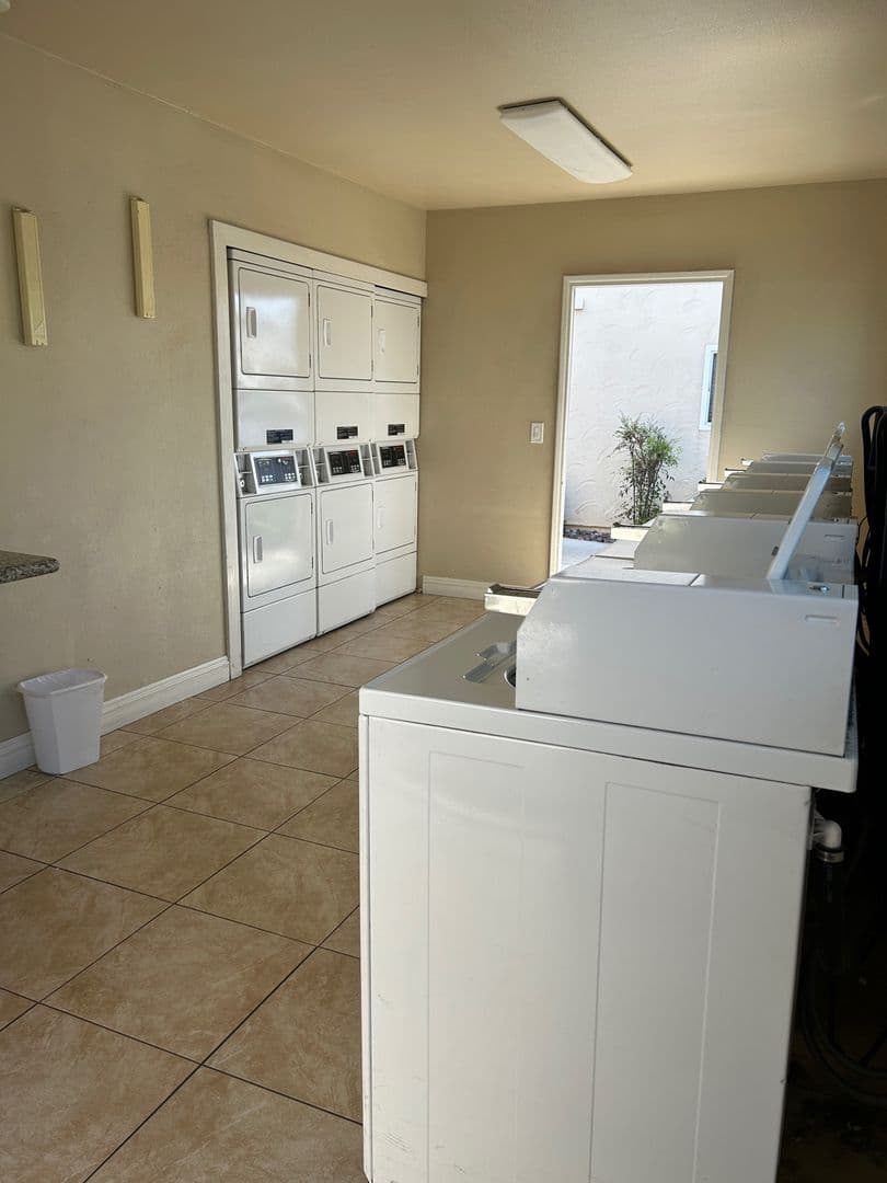 San Diego Apartment: 1560 Coronado Avenue