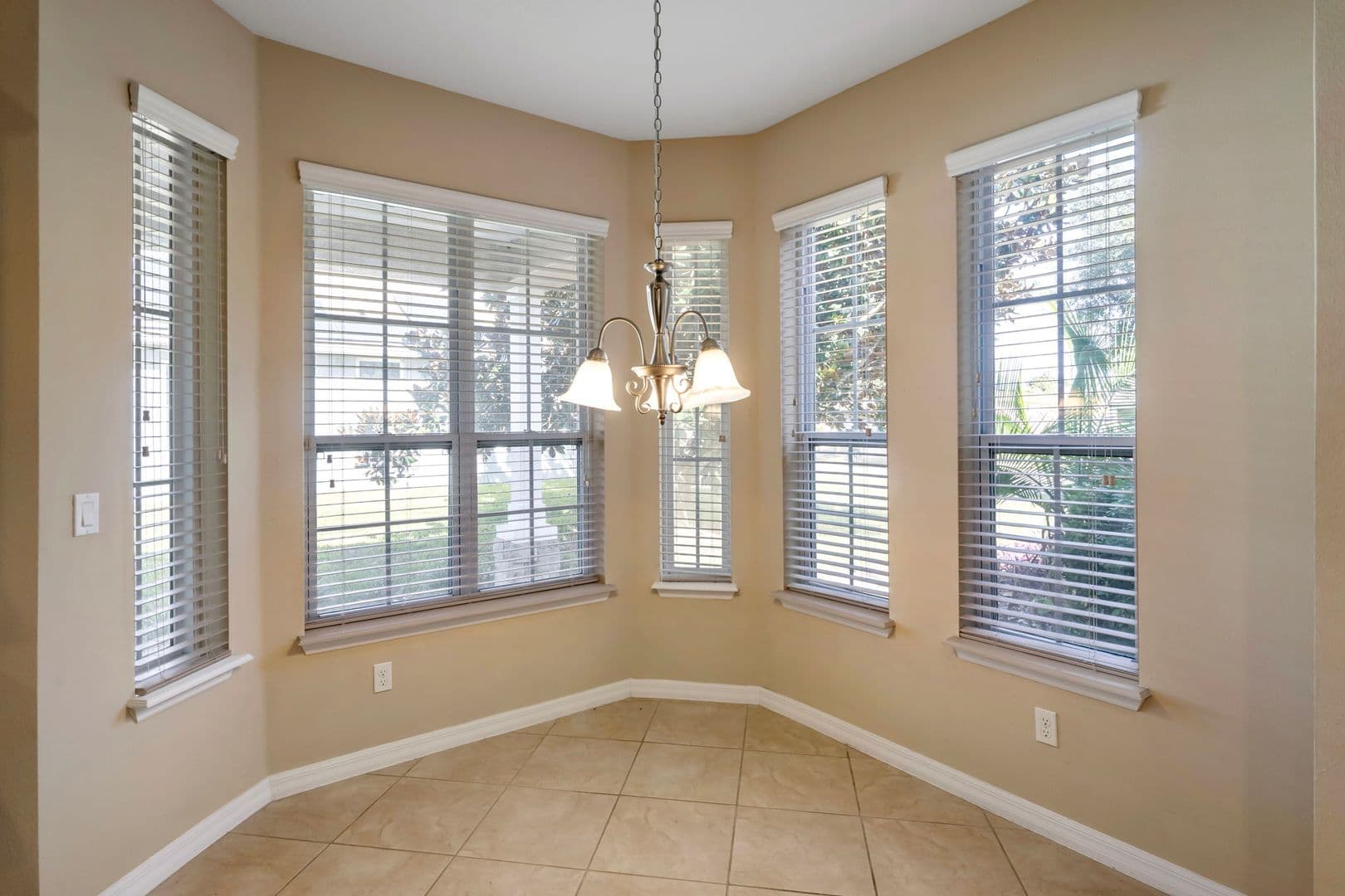 Groveland House: 374 Salt Marsh Lane