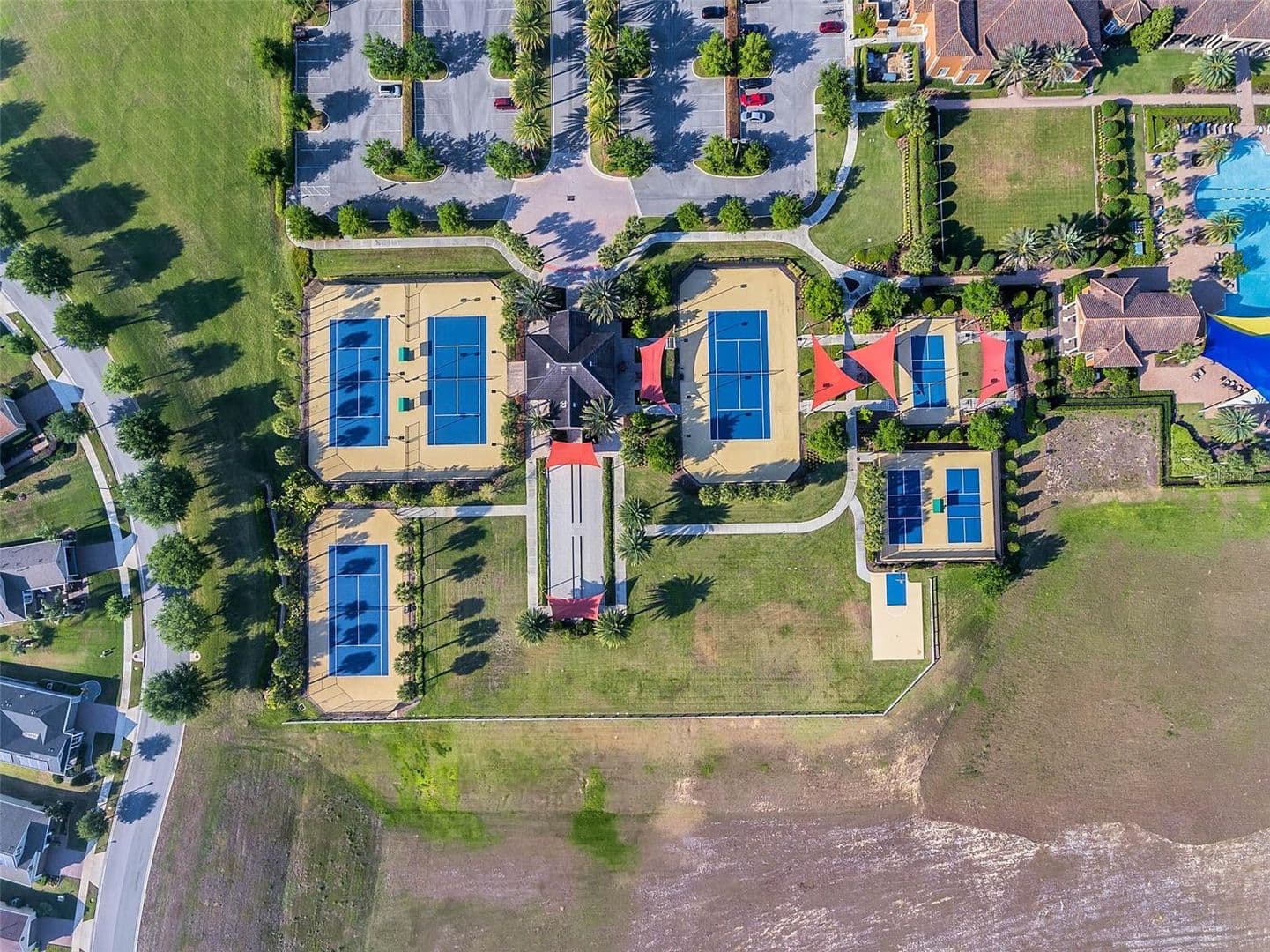 Groveland House: 374 Salt Marsh Lane