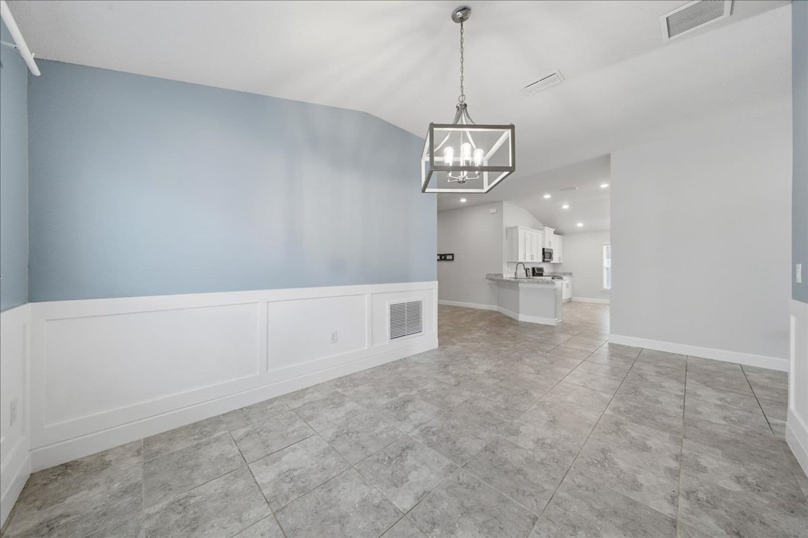Cocoa House: 1261 Tupelo Circle