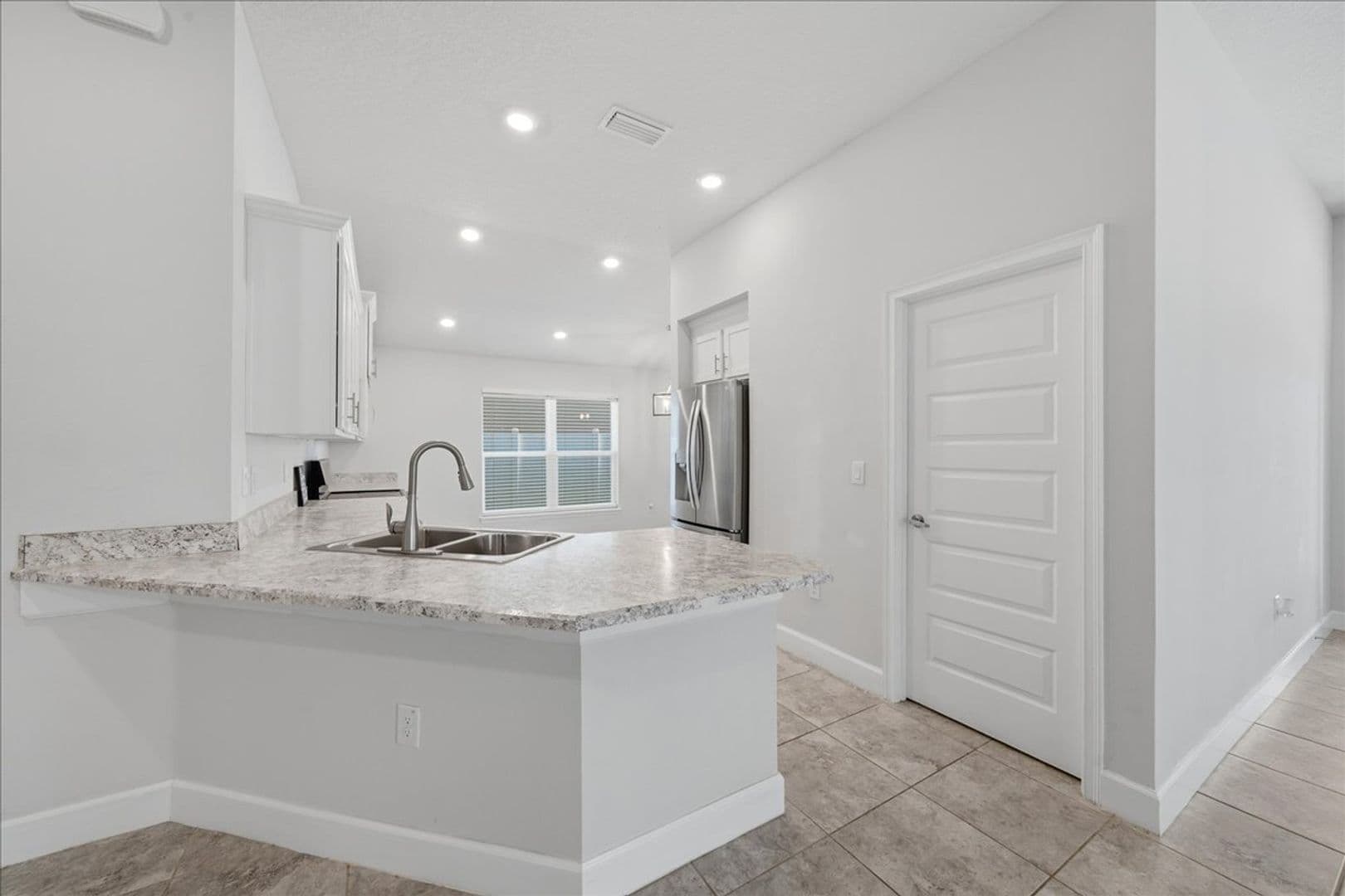 Cocoa House: 1261 Tupelo Circle