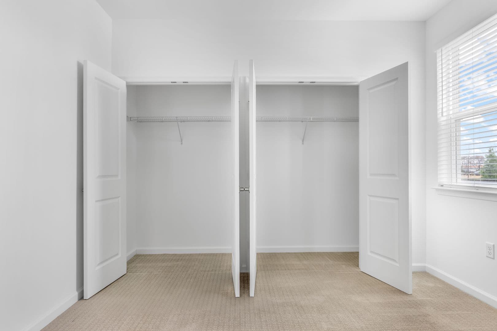 Rehoboth Beach Apartment: 32015 Azure Avenue