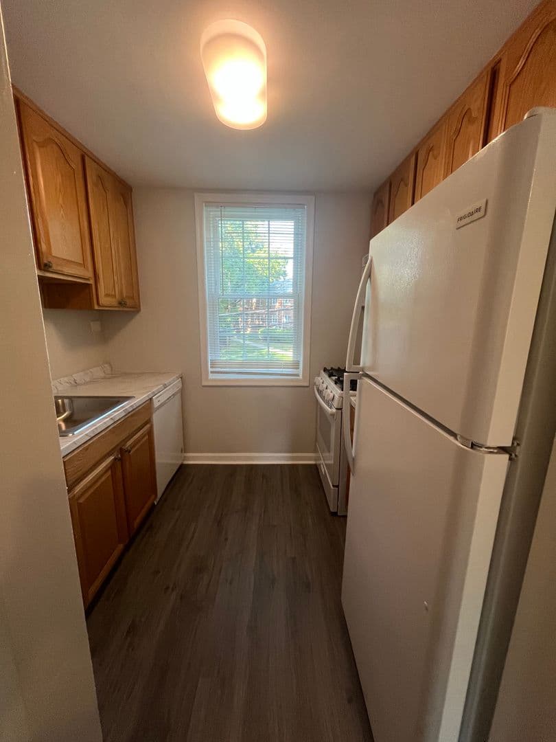 Arlington Condo: 212 N George Mason Dr #4