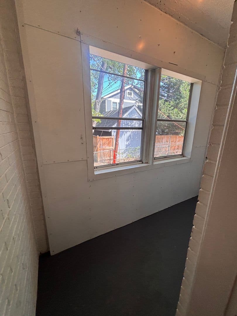 Alexandria Apartment: 400-426 E. Glendale St.