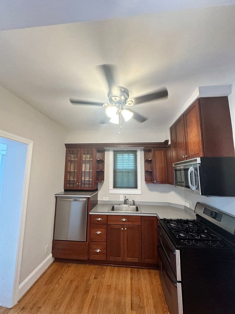 Alexandria House: 2702 Ridge Road Drive