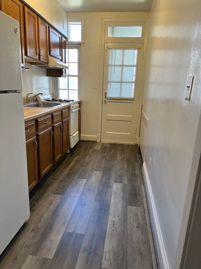 Alexandria Apartment: 400-426 E. Glendale St.
