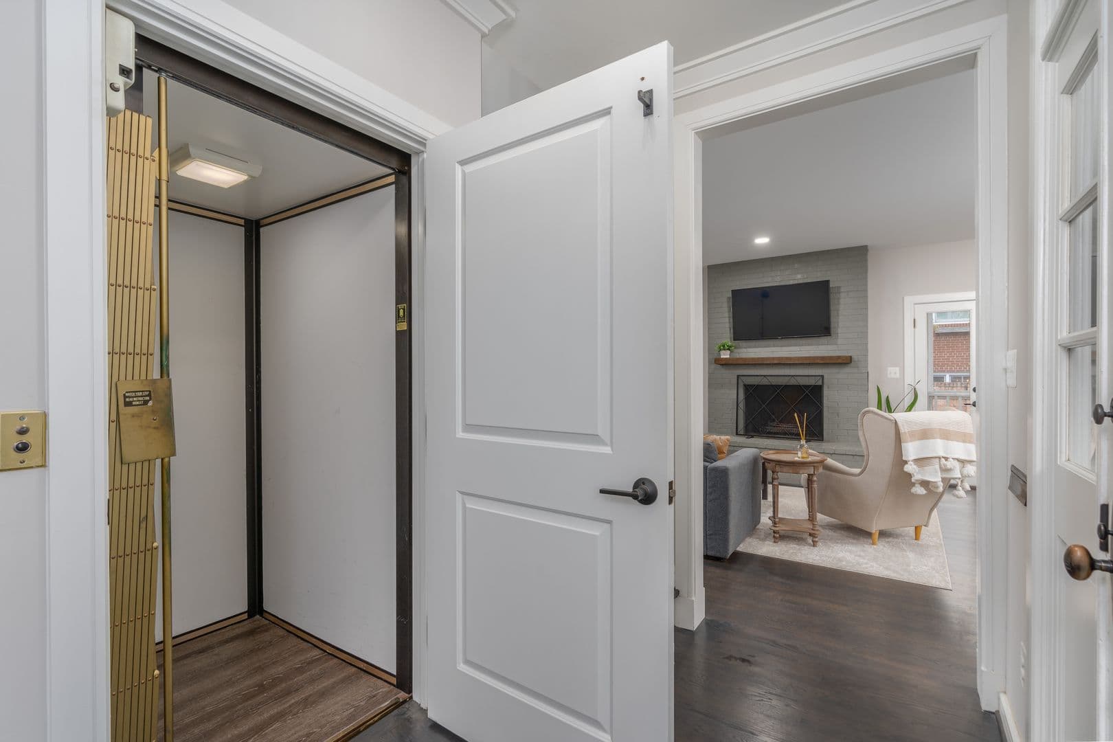 Alexandria Townhome: 504 S Pitt Street
