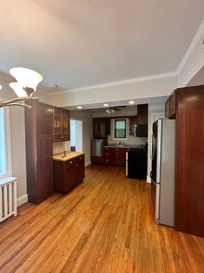 Alexandria House: 2702 Ridge Road Drive