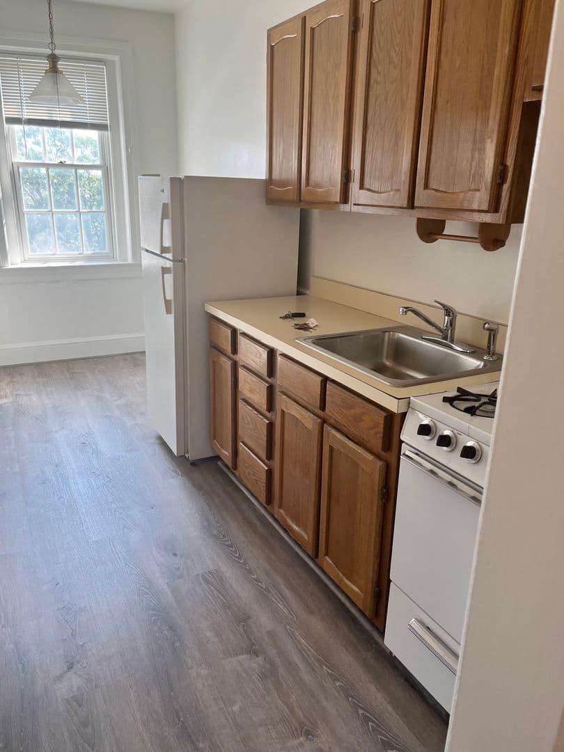 Alexandria Apartment: 906 Prince Street