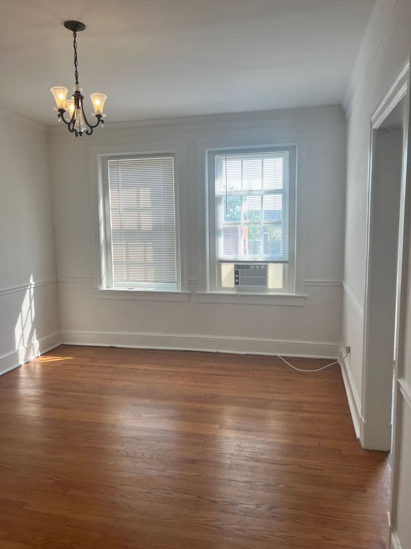 Alexandria Apartment: 906 Prince Street