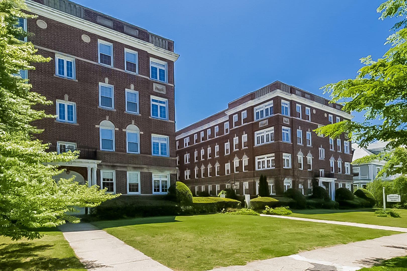 Springfield Apartment: 127-133 Sumner Avenue