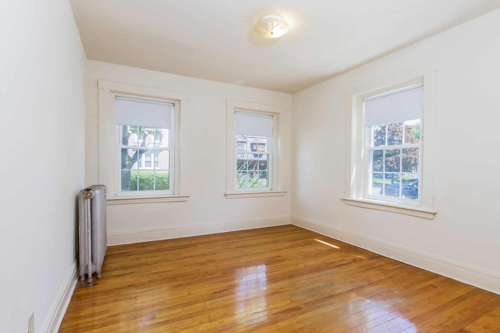 Springfield Apartment: 127-133 Sumner Avenue