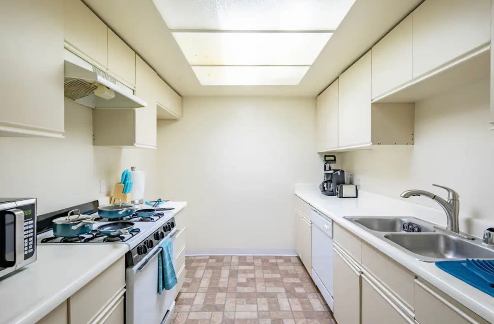 Pasadena Condo: 70 N. Catalina Ave.