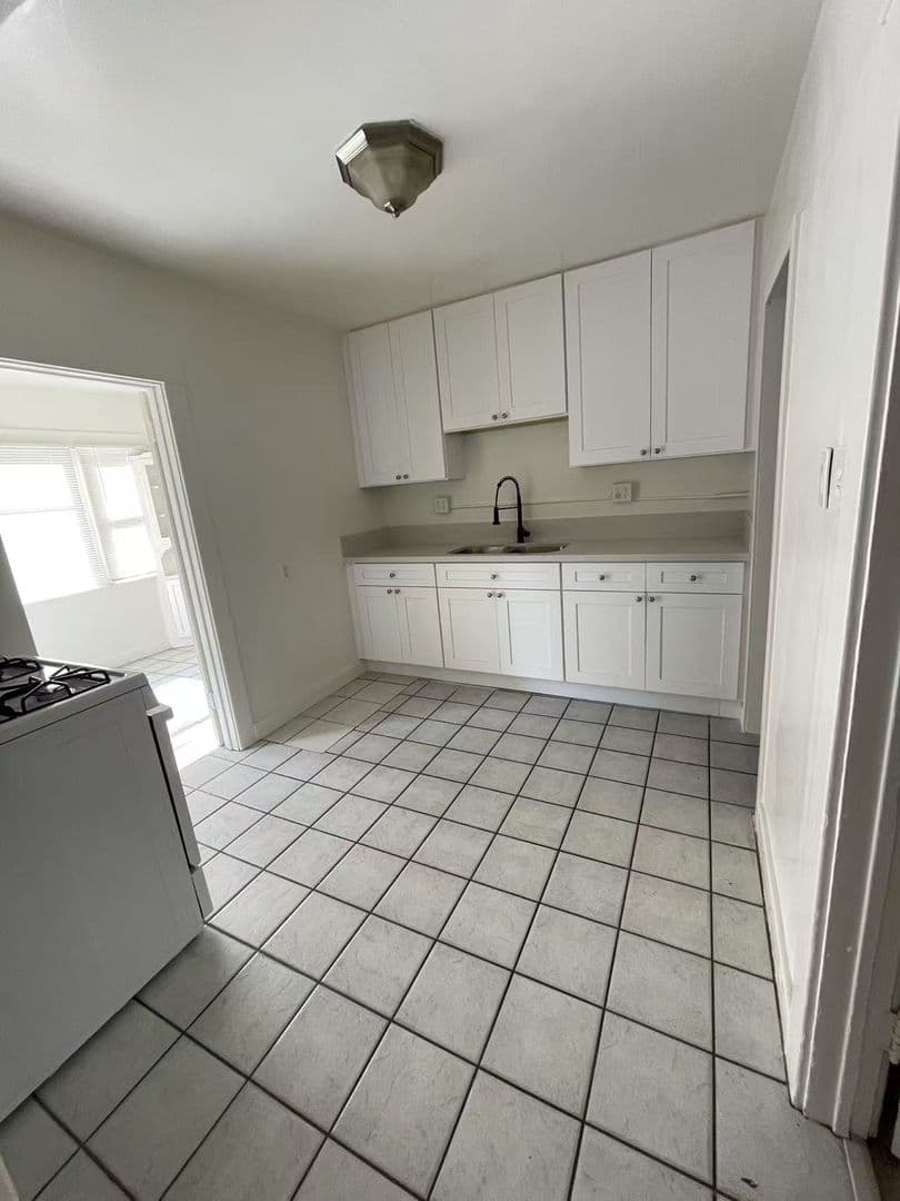 Long Beach Multiplex: 1033 Coronado Ave -