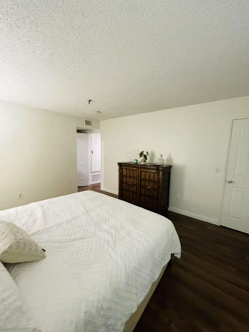 Pasadena Condo: 70 N. Catalina Ave.