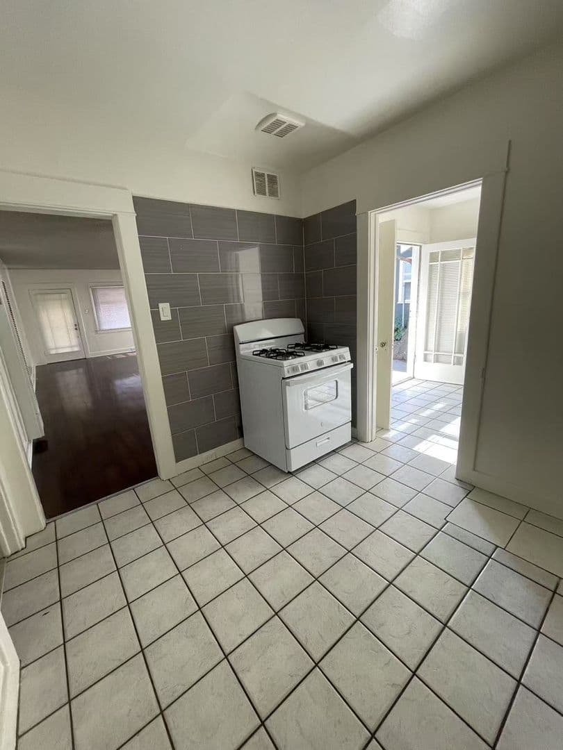Long Beach Multiplex: 1033 Coronado Ave -