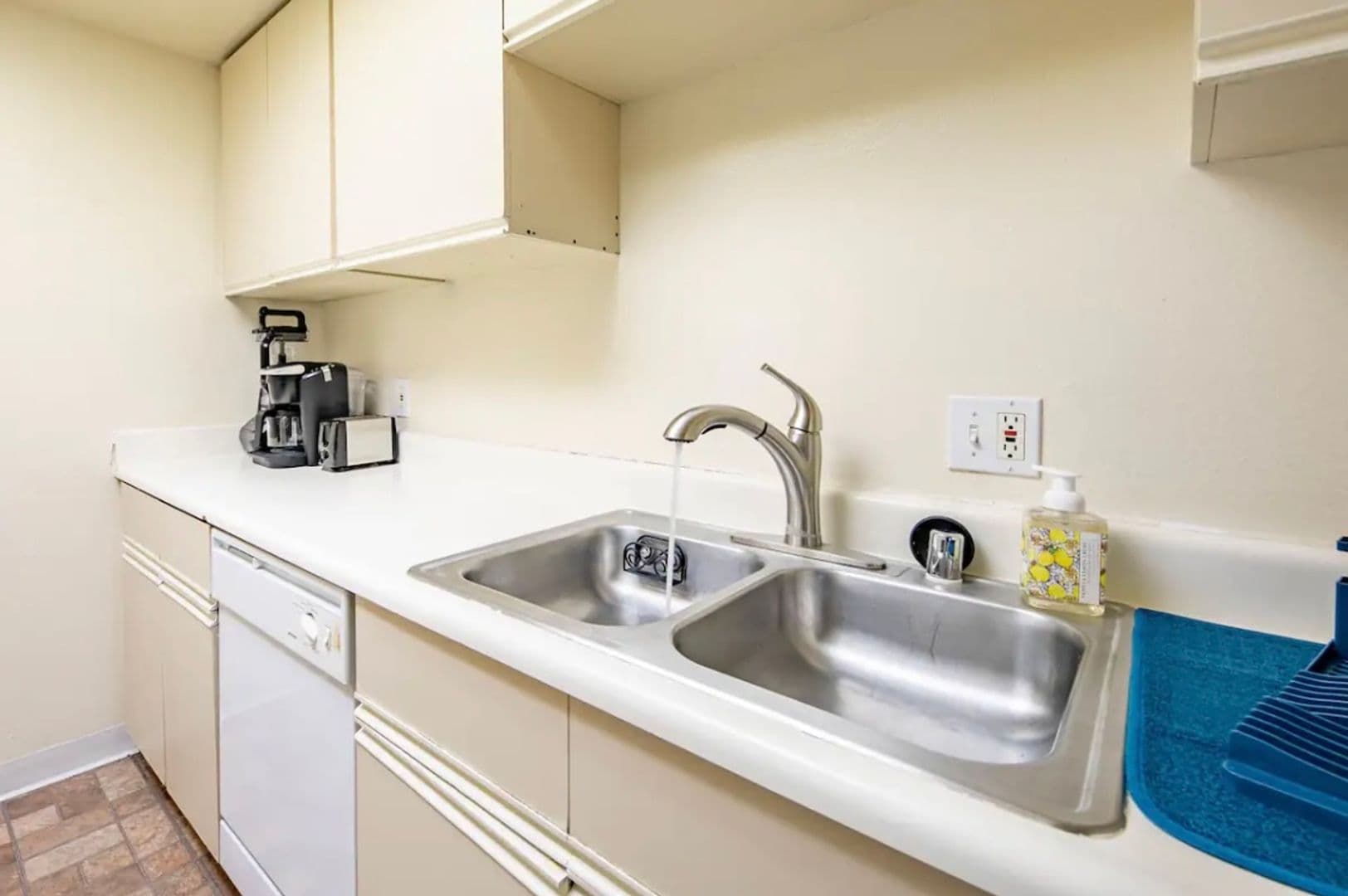 Pasadena Condo: 70 N. Catalina Ave.