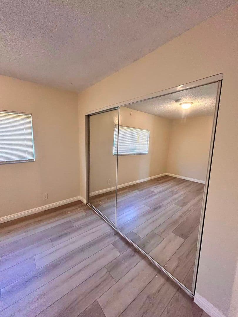 Sun Valley Apartment: 7642 Vineland Ave.