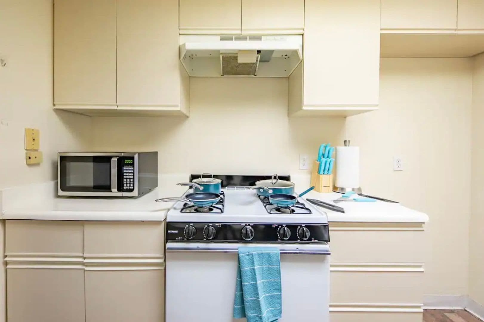 Pasadena Condo: 70 N. Catalina Ave.