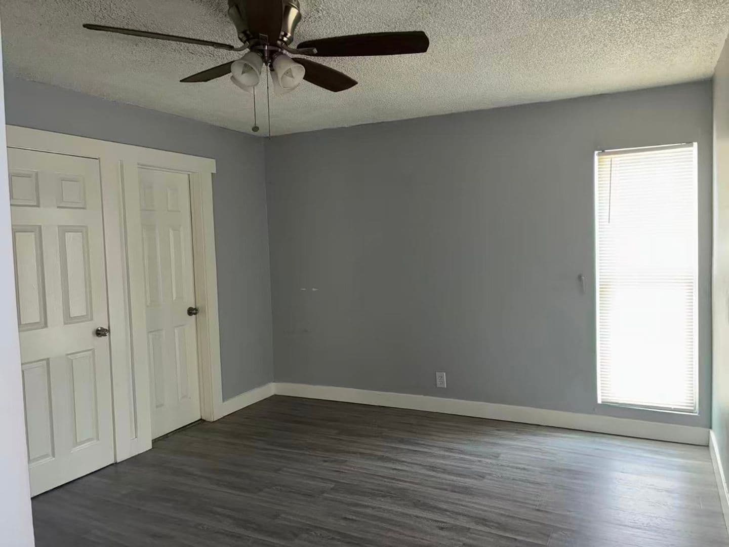 Long Beach Apartment: 418 Almond Ave