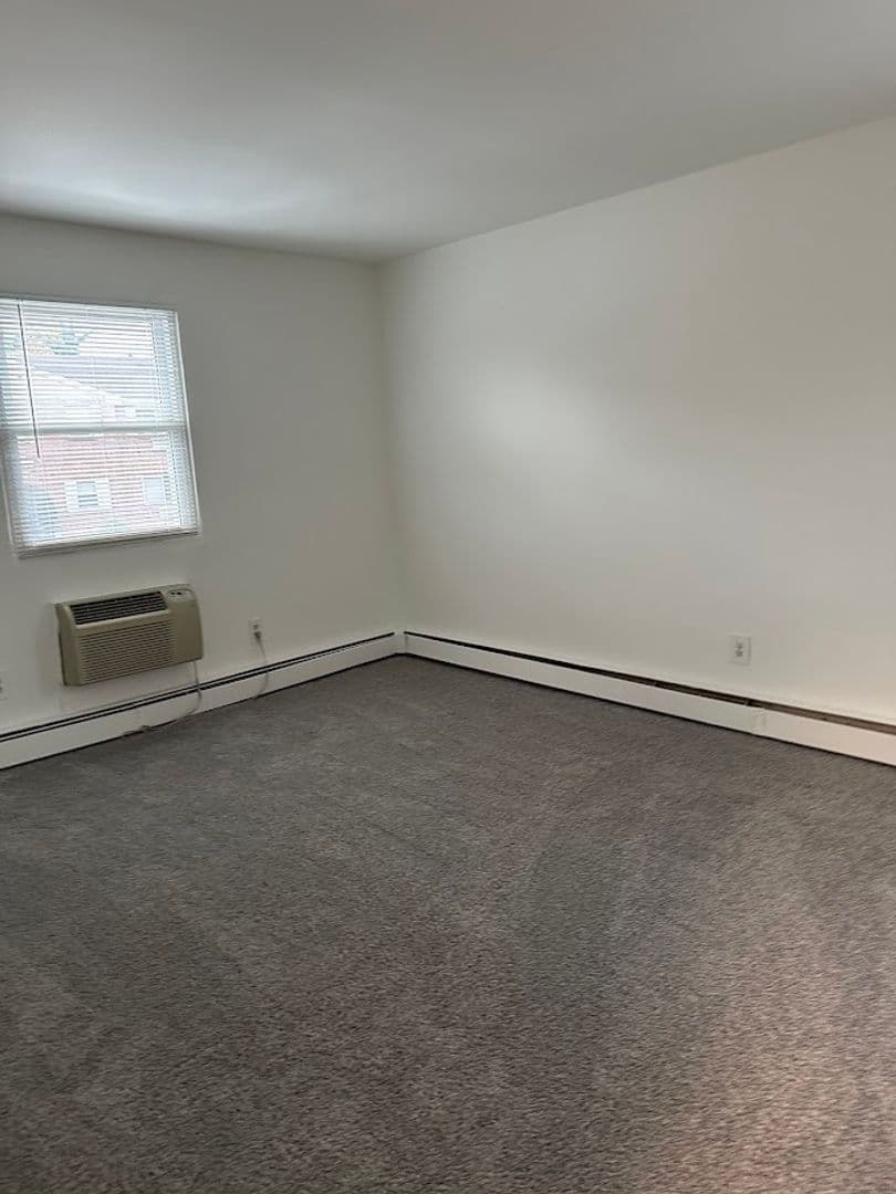 Laurel Springs Apartment: 1000 West Atlantic Avenue