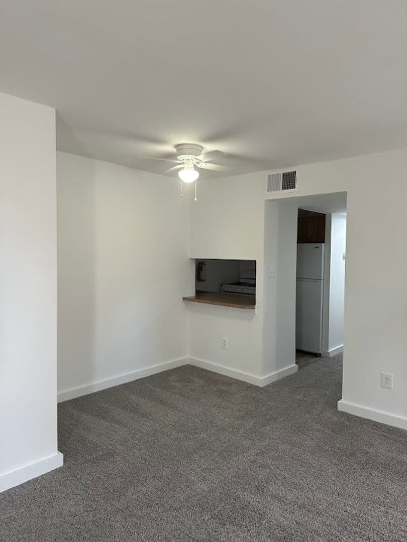 Lindenwold Apartment: 1990 Laurel Rd