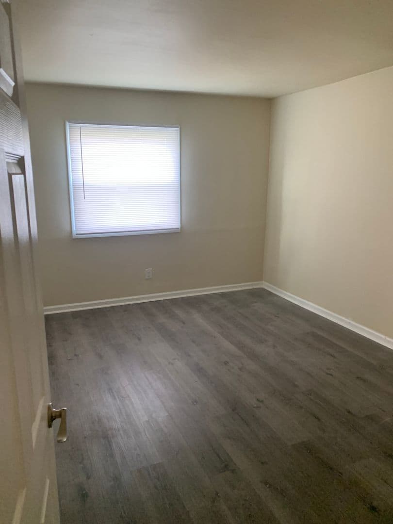 Long Branch Apartment: 175 Long Branch Avenue