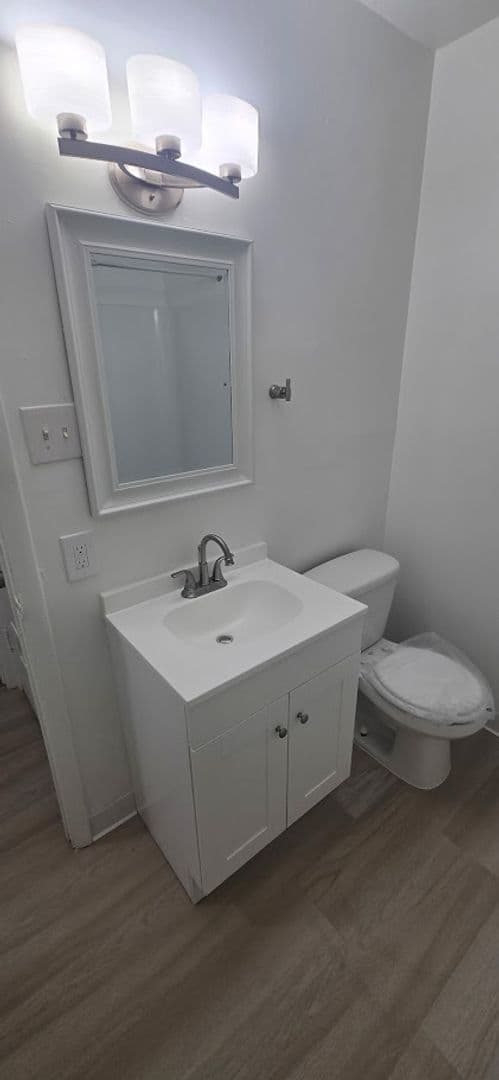 Lindenwold Apartment: 1990 Laurel Rd