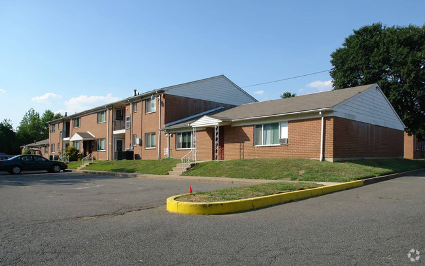 Bellmawr Apartment: 928 Creek Road