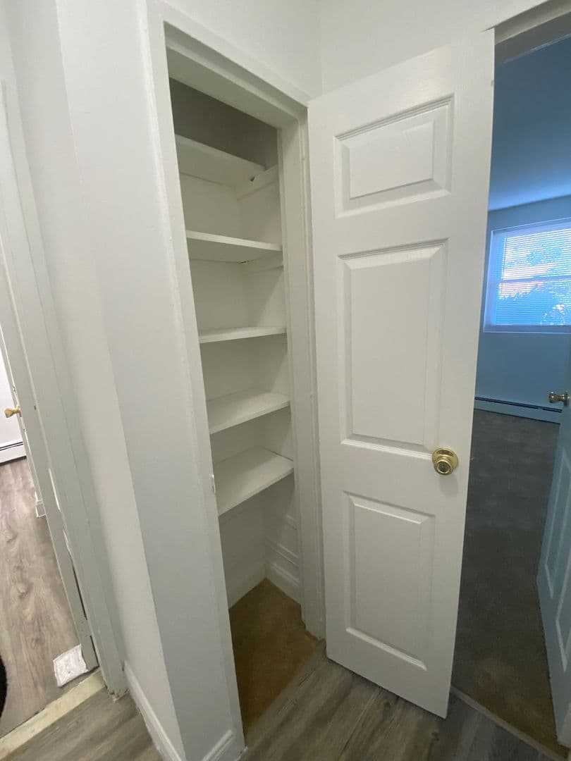 Laurel Springs Apartment: 1000 West Atlantic Avenue