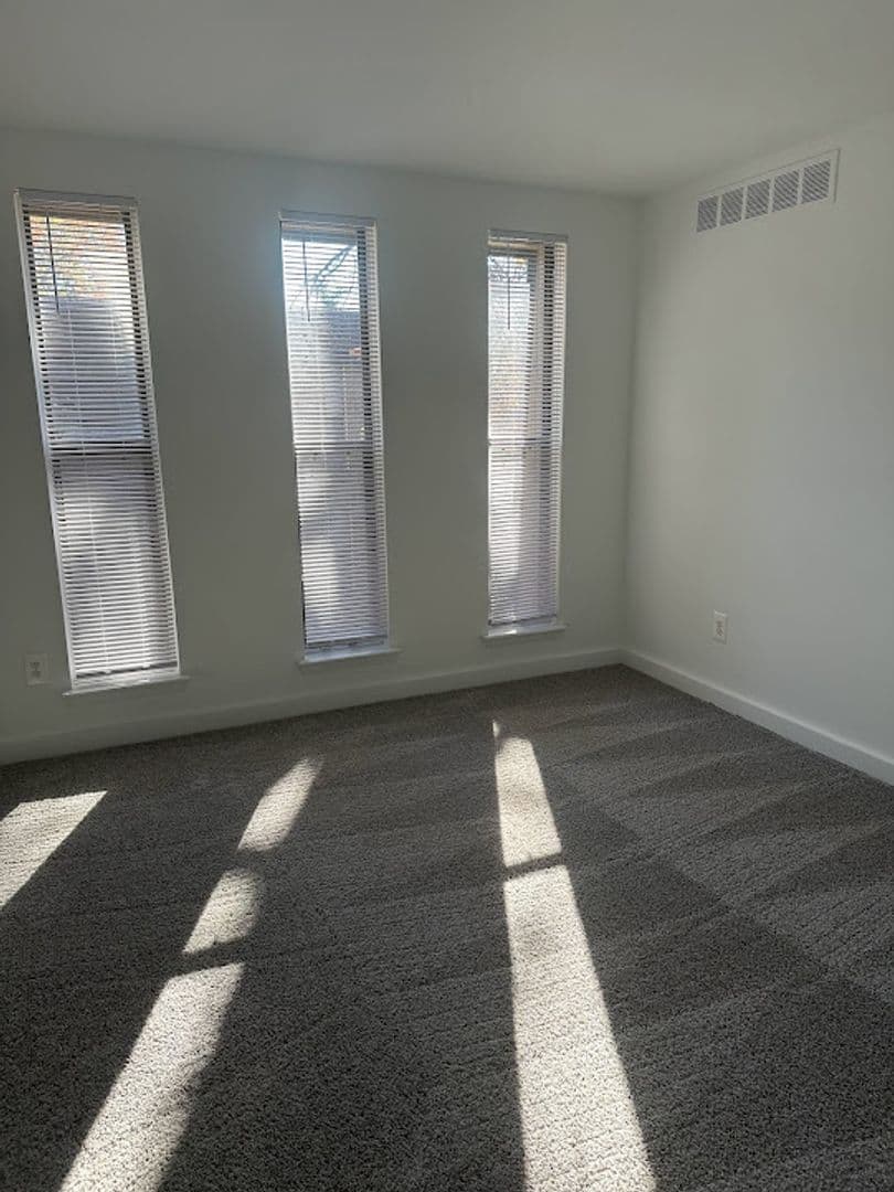 Lindenwold Apartment: 1990 Laurel Rd