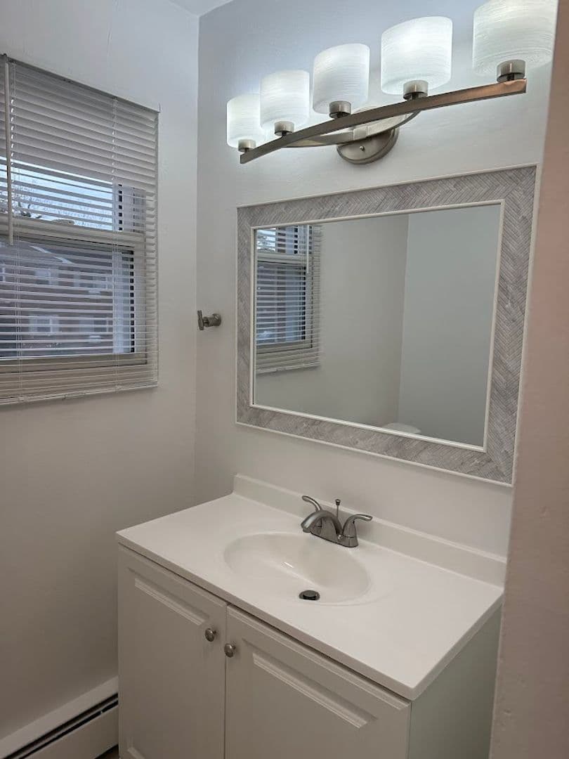 Laurel Springs Apartment: 1000 West Atlantic Avenue