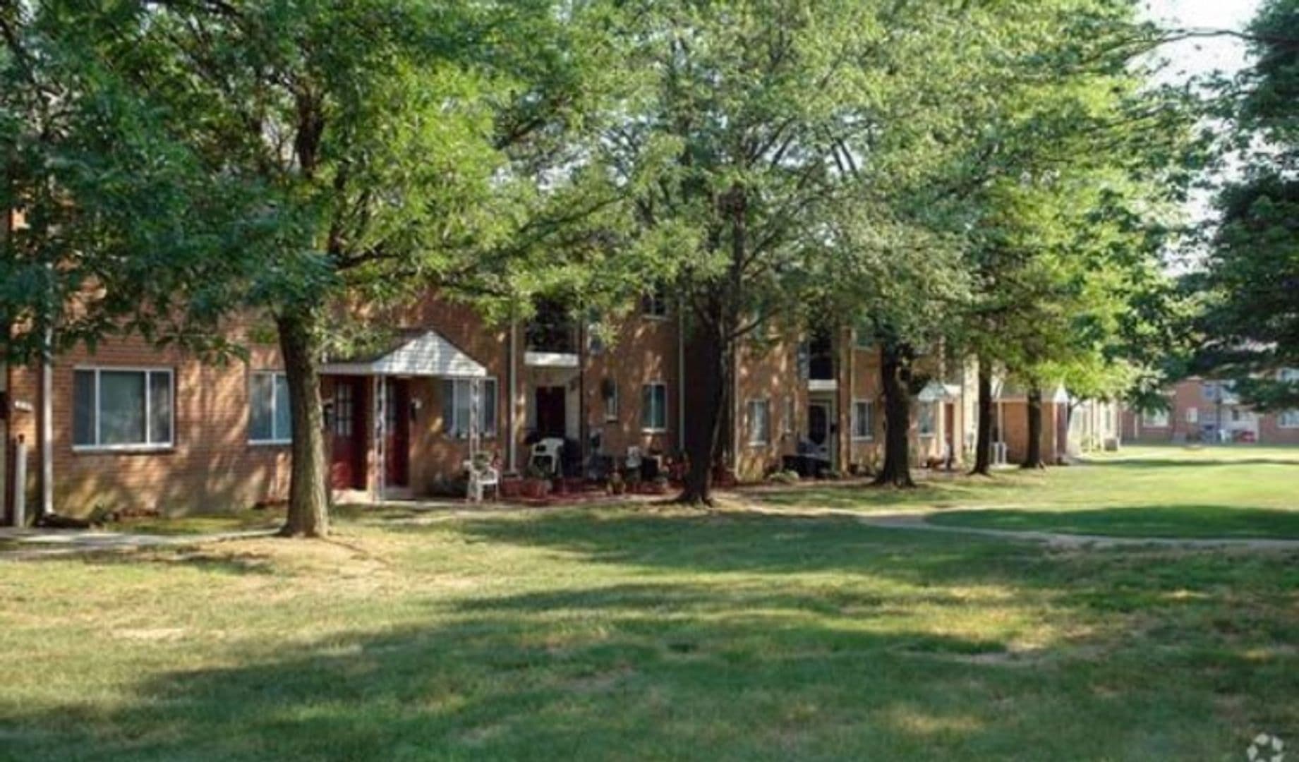 Bellmawr Apartment: 928 Creek Road