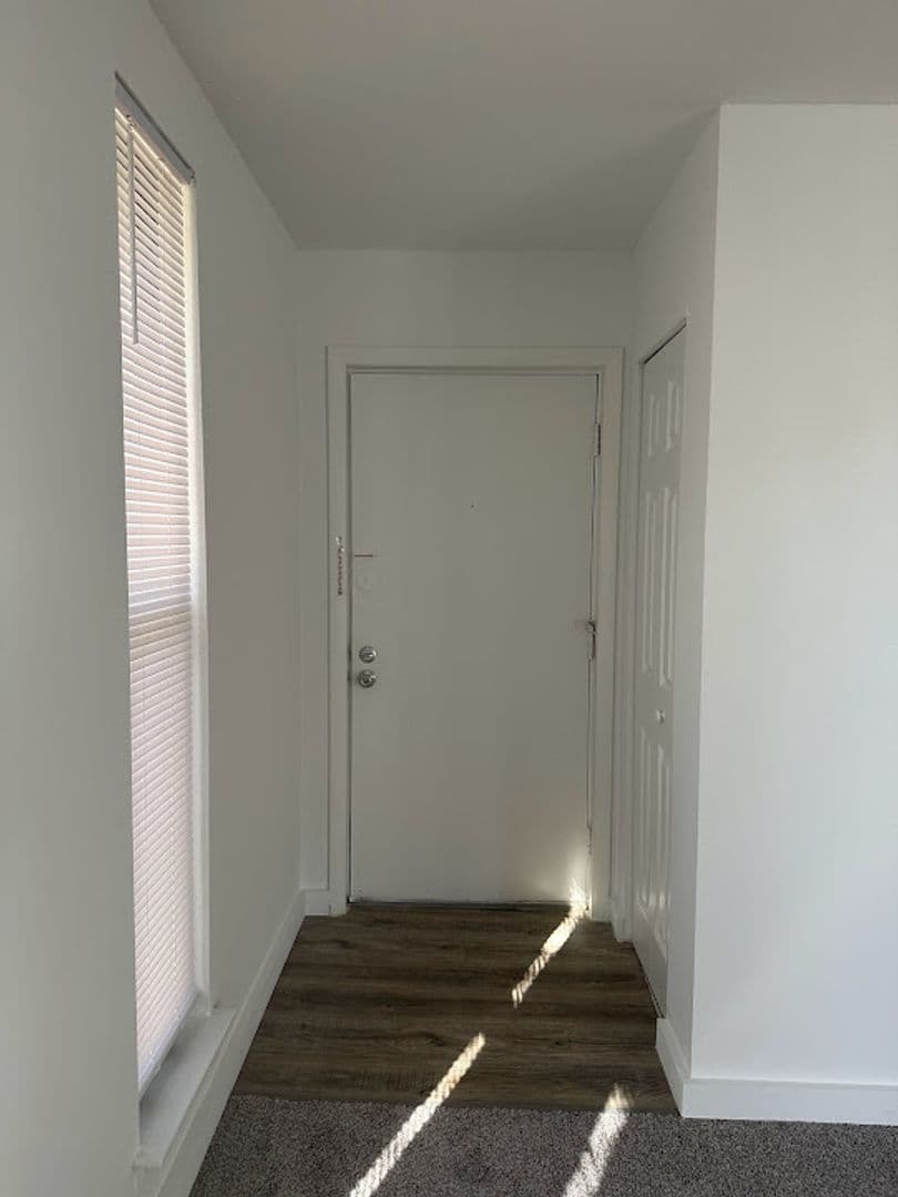 Lindenwold Apartment: 1990 Laurel Rd