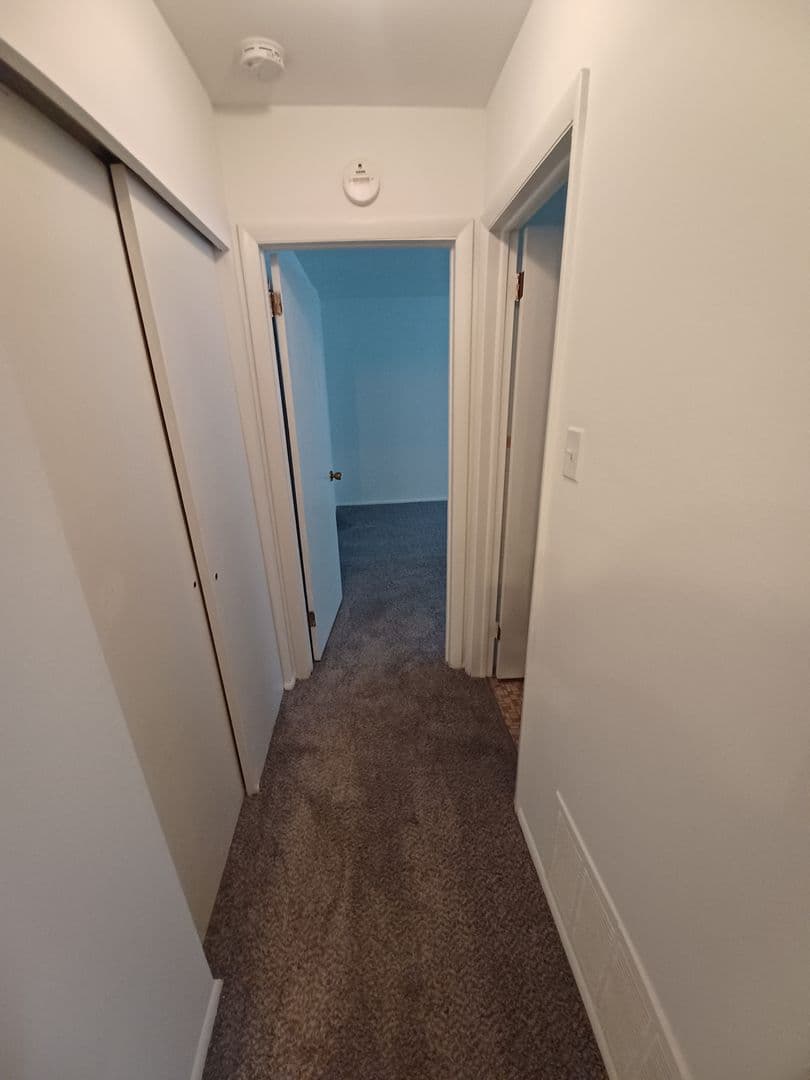 Bellmawr Apartment: 928 Creek Road