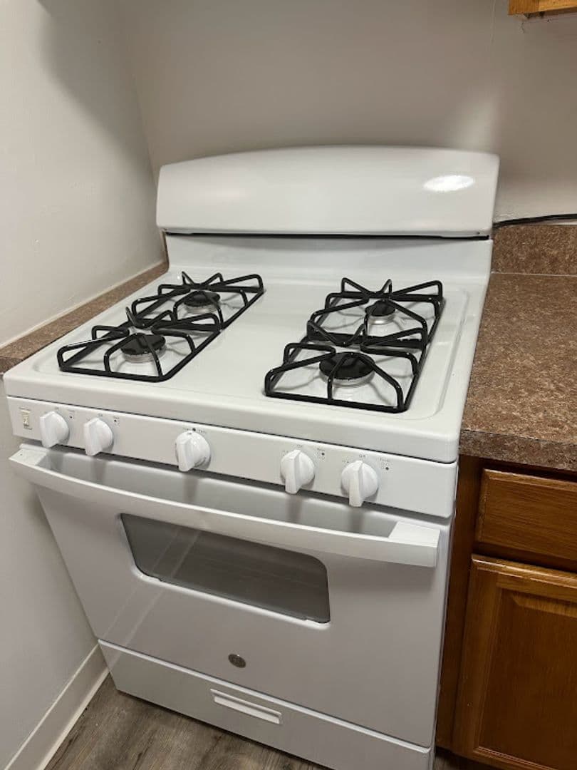 Lindenwold Apartment: 1990 Laurel Rd