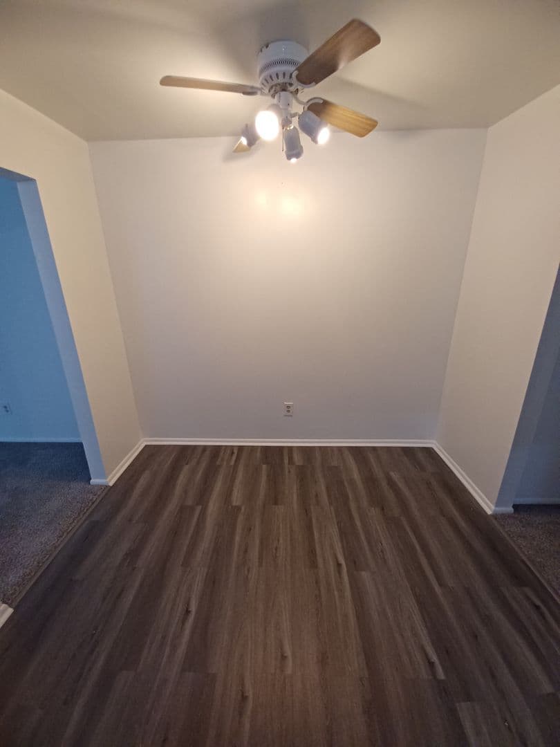 Bellmawr Apartment: 928 Creek Road