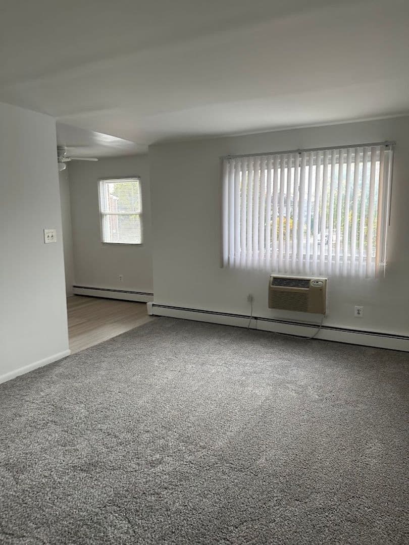 Laurel Springs Apartment: 1000 West Atlantic Avenue